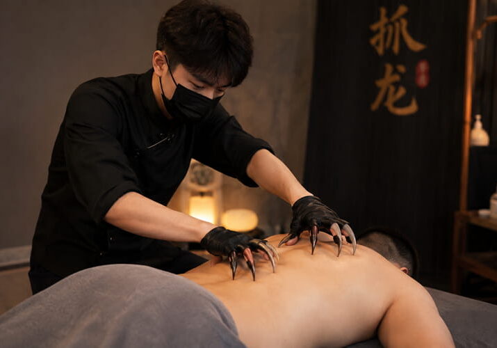 Entrepreneur Opens Unique Salons Where Customers Relax By Being Gently Scratched